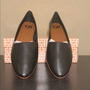 Gianni Bini black leather “short-style” flats